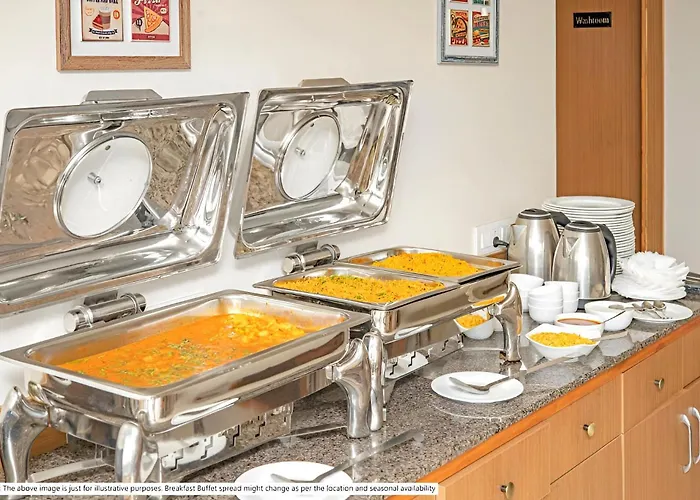 Glitz Hotels The Pacific - Nr Solitaire Corporate Park Mumbai