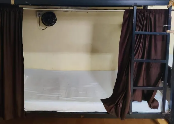 Super Dormitory Ac Deluxe Mumbai