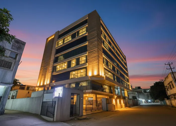 Fabhotel Royal International - Nr Mumbai International AirportAirport Hotel